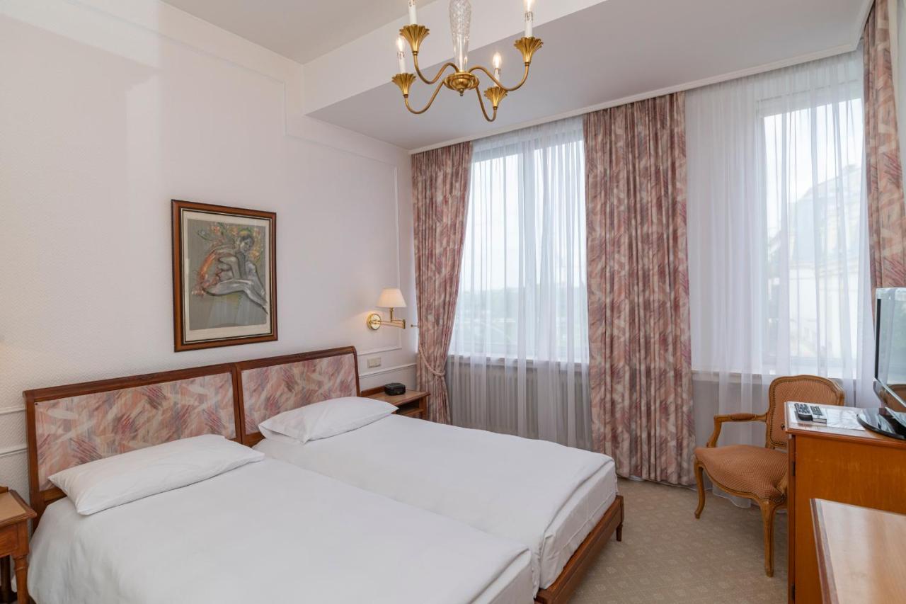 Grand Cravat Hotel 4*