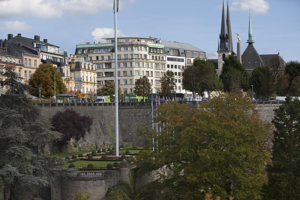 Grand Cravat Hotel